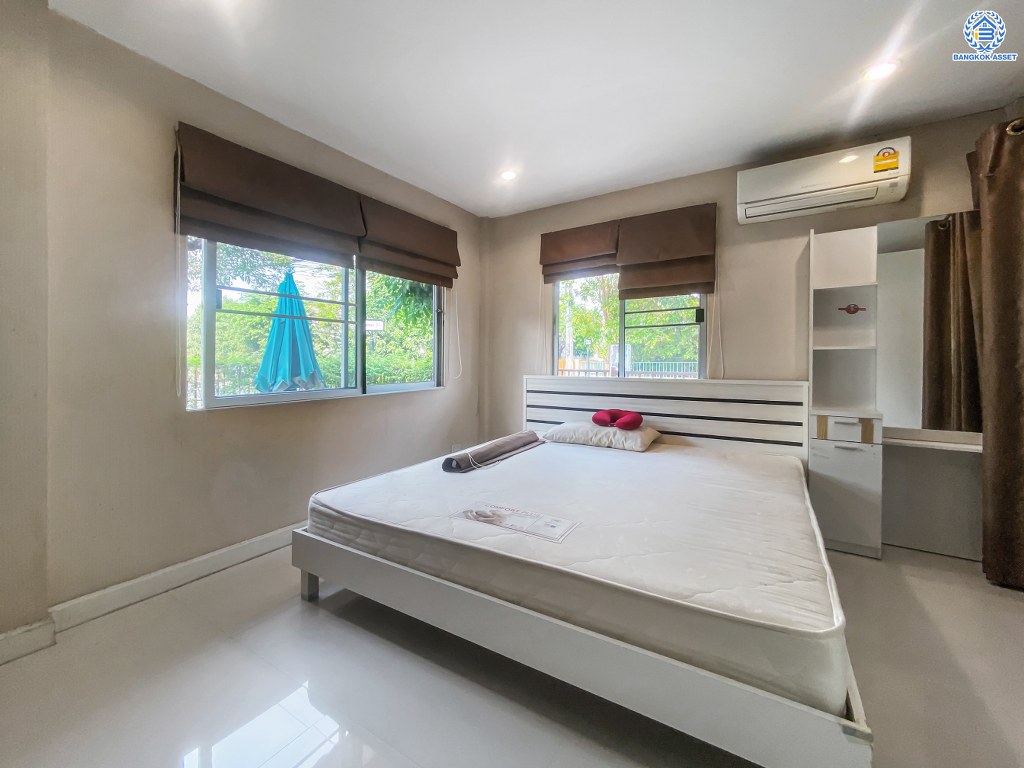 *****บ้านเดี่ยวมือสอง โครงการ พฤกษ์ลดา1 วงแหวน-รัตนาธิเบศร์ หลังมุม เนื้อที่ 63 ตร.ว. ฟังก์ชัน 4 ห้องนอน 3 ห้องน้ำ 2 ที่จอดรถ โครงการบนทำเลเดินทางสะดวก เชื่อมต่อถนนคลองถนน ถนนบางกรวย-ไทรน้อย ถนนกาญจนาภิเษก ใกล้รถไฟฟ้าสายสีม่วง "สถานีคลองบางไผ่" และจุดขึ้นทางด่วน "กาญจนาภิเษก"